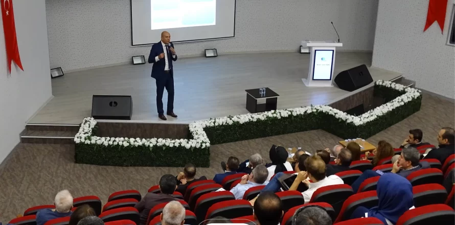 kosgeb-ihracat-destekleri-ve-tubitak-teydeb-bilgilendirme-gunu-gerceklestirildi (1)