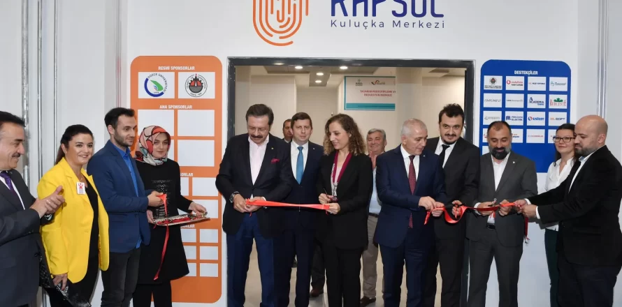 tobb-baskani-m-rifat-hisarciklioglu-duzce-teknopark-kapsul-kulucka-merkezi-ile-birlikte-tasarim-prototipleme-ve-inovasyon-merkezi-acilisini-gerceklestirdi